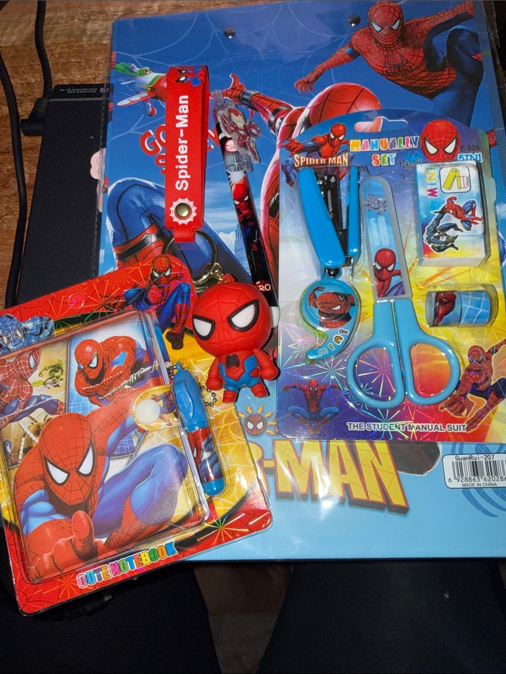 Marvel Stationery Set - Blue & Red